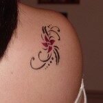 back-shoulder-women-tattoos-150x150-4997694